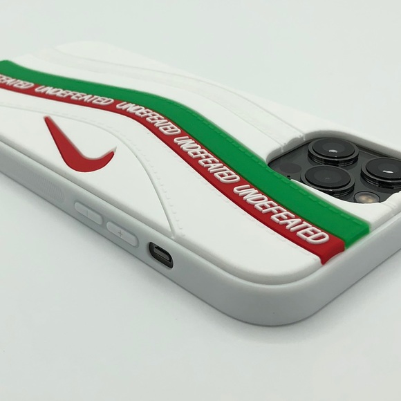 iPhone 12 pro max case - Picture 3 of 6